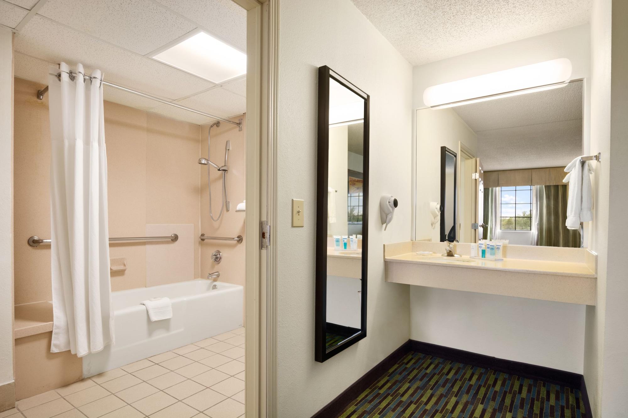 Wyndham Garden Wichita Downtown Hotel Luaran gambar