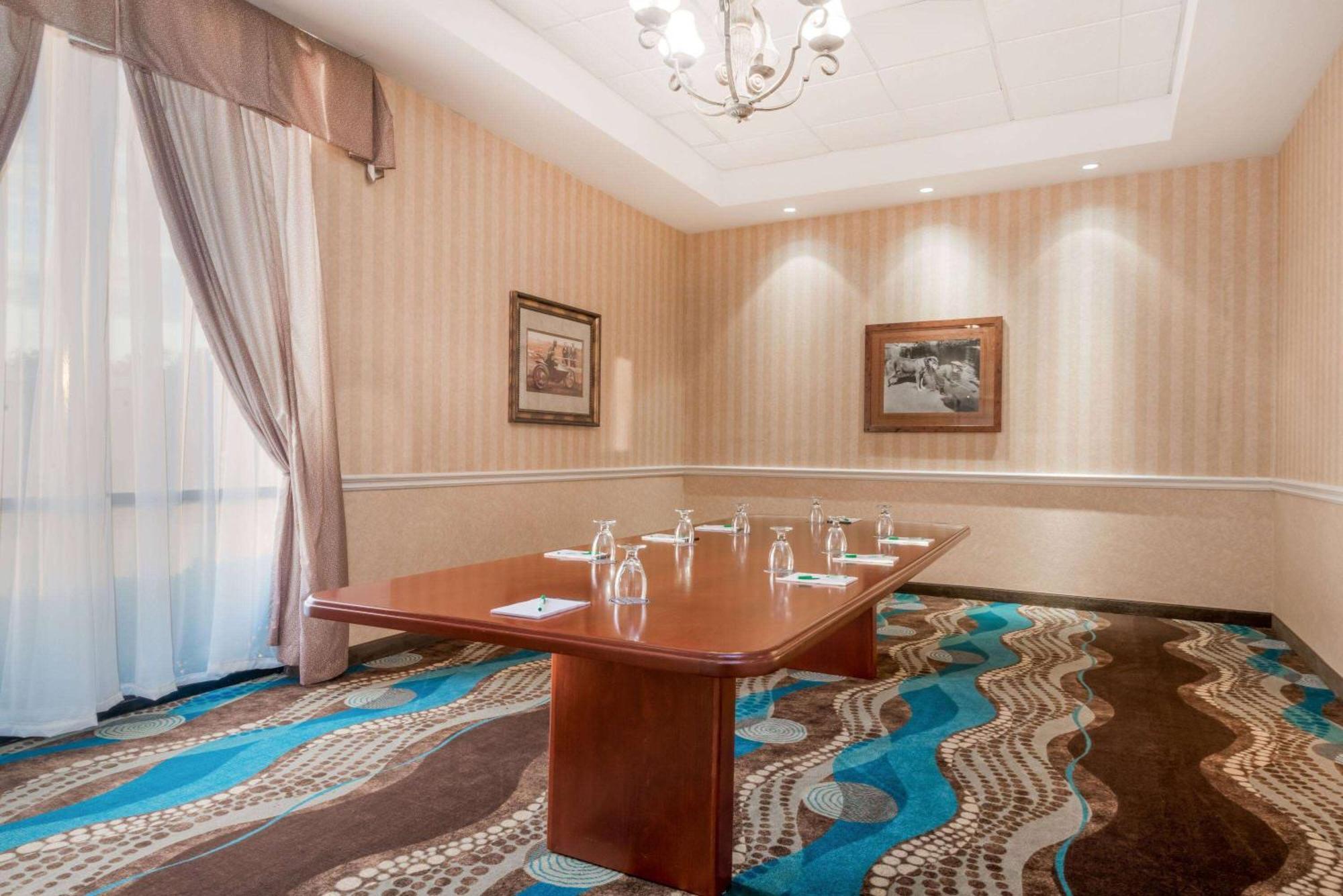 Wyndham Garden Wichita Downtown Hotel Luaran gambar