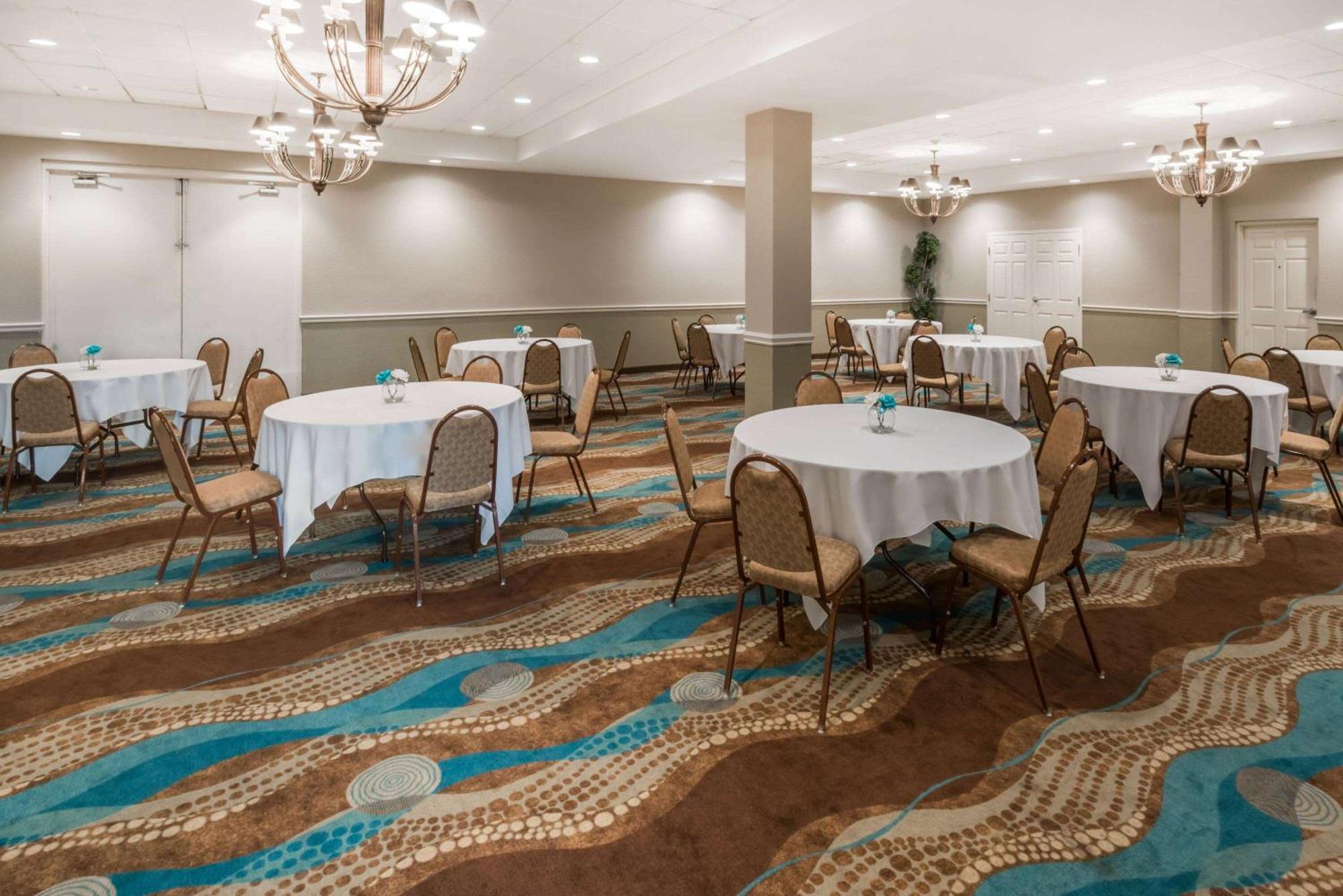 Wyndham Garden Wichita Downtown Hotel Luaran gambar